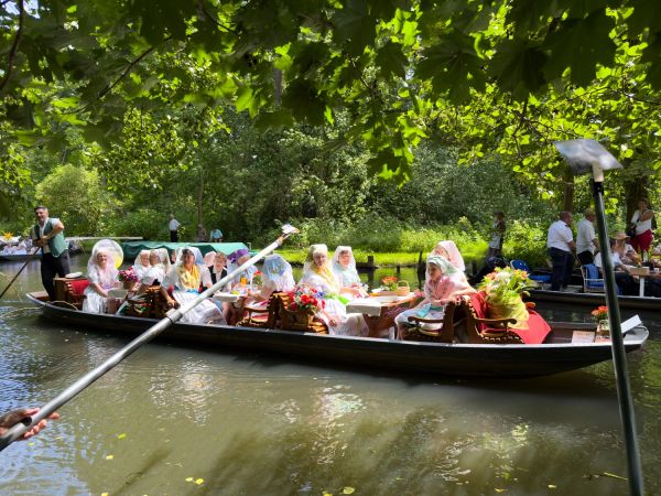 Fotor&uuml;ckblick: 51. L&uuml;bbenauer Kahnkorso 2025 