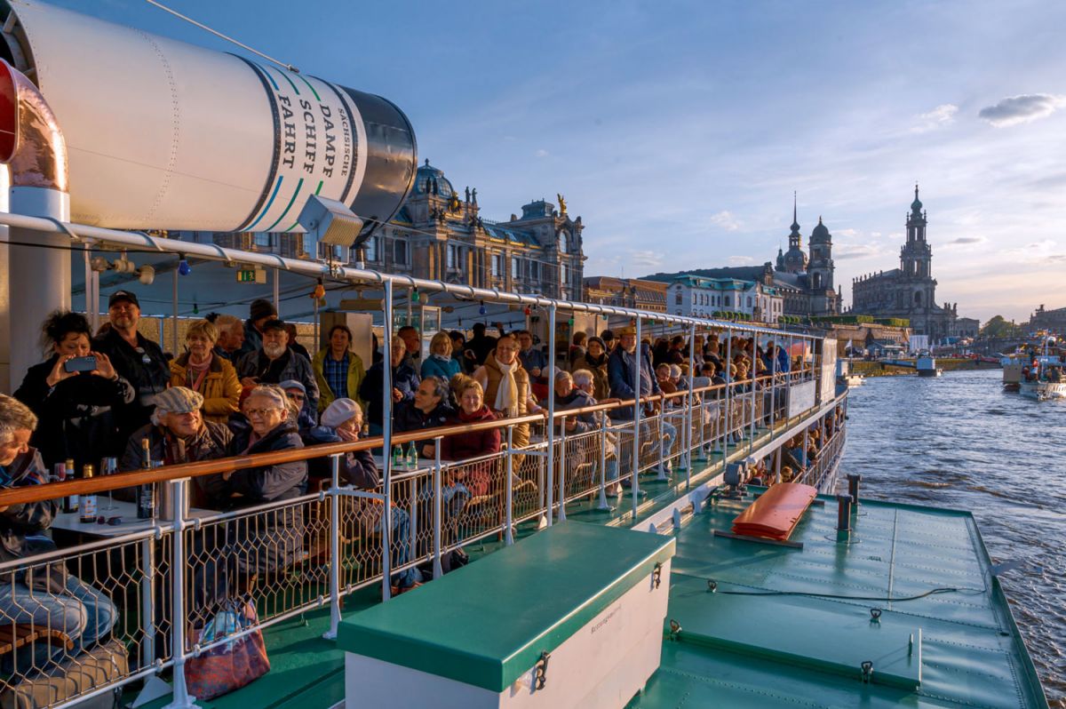 Abfahrt der Schiffe zur Shuffle und Sonderfahrt